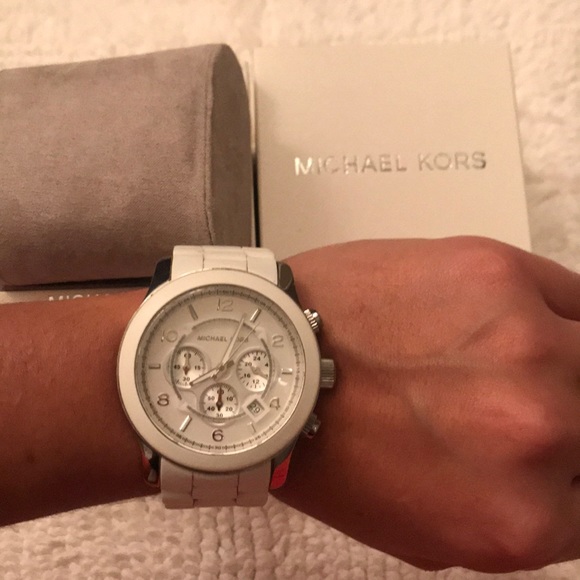 Michael Kors Watch - Picture 4 of 4